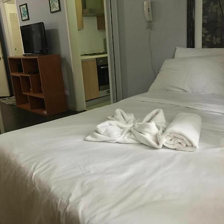 Go-Stay @ South Of Market Taguig Buitenkant foto