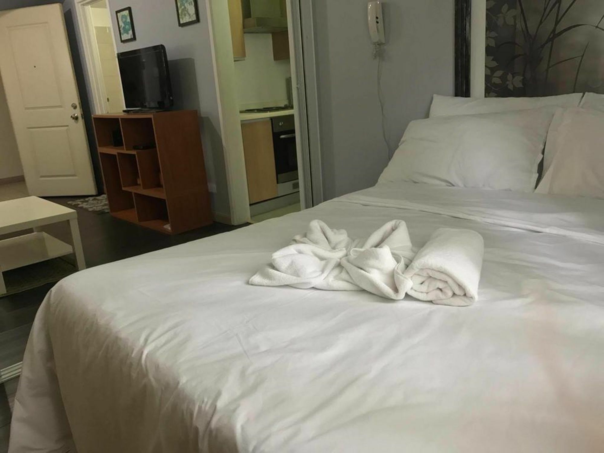 Go-Stay @ South Of Market Taguig Buitenkant foto