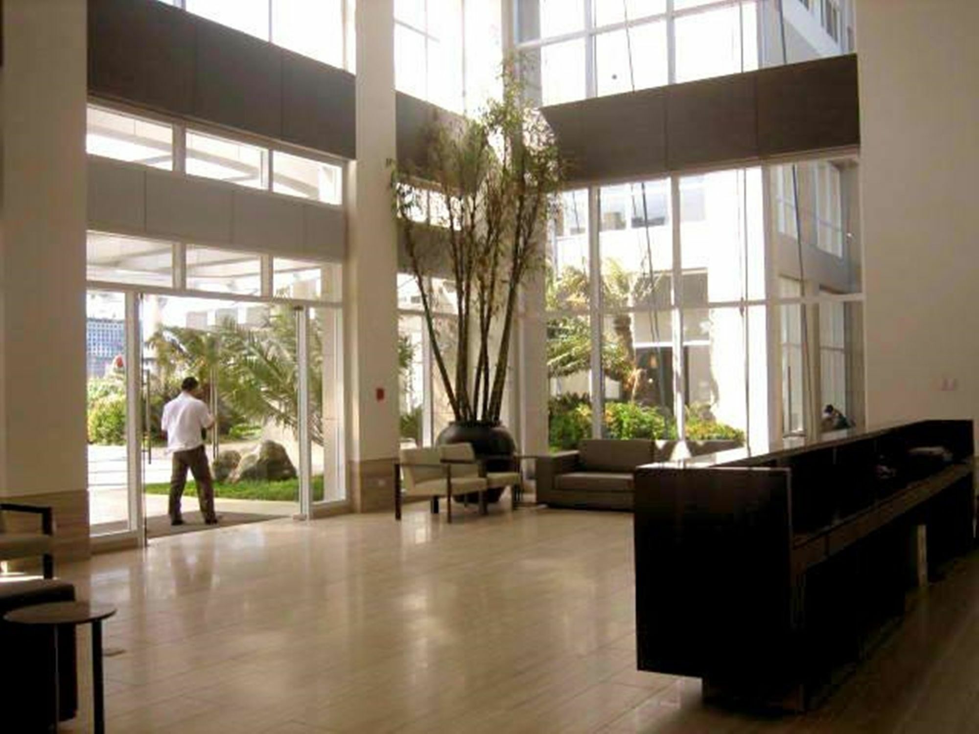 Go-Stay @ South Of Market Taguig Buitenkant foto