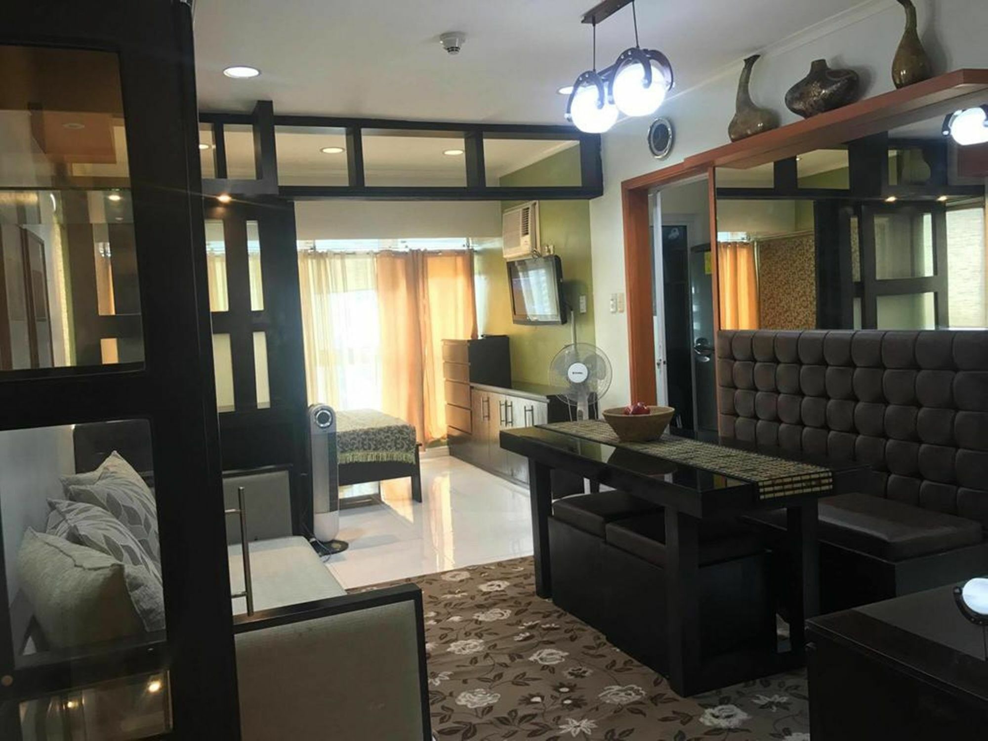 Go-Stay @ South Of Market Taguig Buitenkant foto